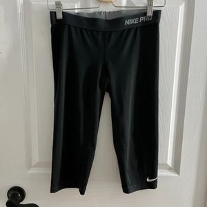 Nike knee length leggings